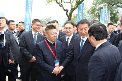 14-国务委员王勇参观国通快递展位_副本